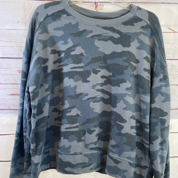 Universal Threads Boxy Camouflage Long Sleeve Top NWOT Women's Size Large - Picture 4 of 11
